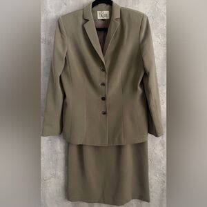 Le Suit Professional Polyester 2pc Gray Jacket Skirt Suit Set Sz12